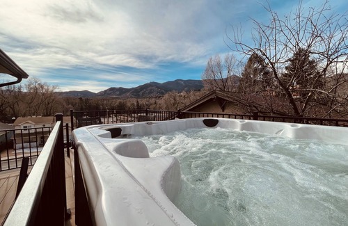 West Colorado Springs Apartment | The Apartment Suite! Private Hot Tub w/Mountain Views