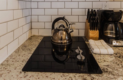 Chatham-Arch Apartment | The Argyle on Mass Ave