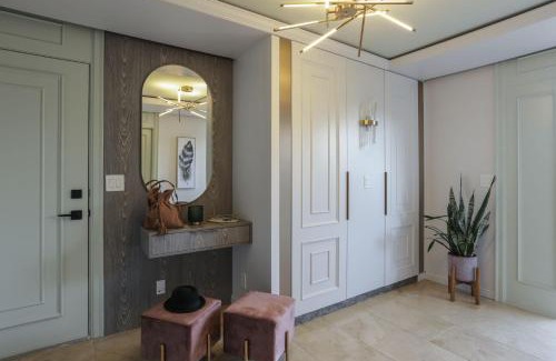 Central Okanagan Apartment | The Artisan - Boutique retreat with lake view.