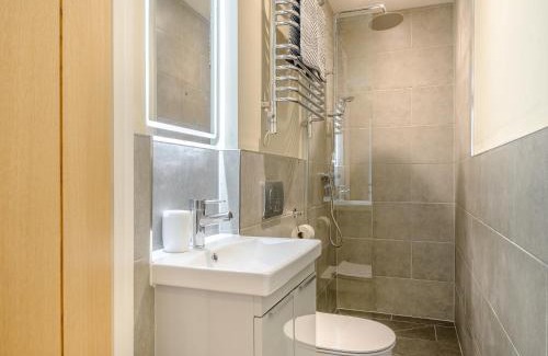 Trowbridge House | The Ash - Arnolds Hill