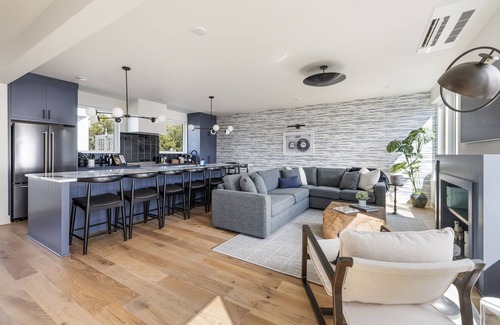 Chestnut Hill House | The Ashford – Brand New Gem + Walk to WeHo!