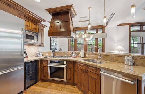 Downtown Condo | The Aspen Mountain Residences 2 Bedroom Mountainside