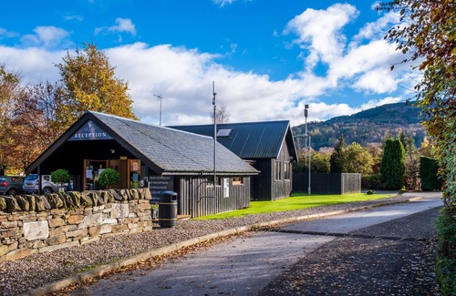 Kenmore Cottage | The Atrium - sleeps 6 guests in 3 bedrooms