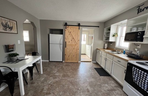 Fountain City House | The Backwaters Cottage - Farmhouse 130 North St Fountain City, WI