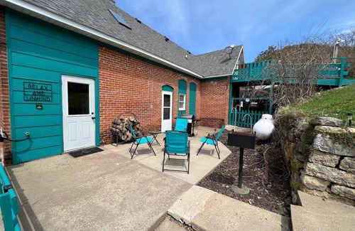 Fountain City House | The Backwaters Cottage - Farmhouse 130 North St Fountain City, WI