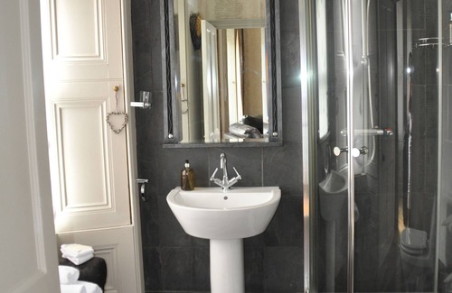 Hawick House | The Bank Guest House