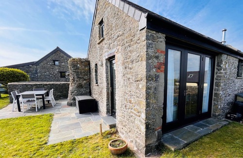 Castlemartin Cottage | The Barn and Chaffhouse, Rural, Pet Friendly Traditional Welsh Barn Conversion
