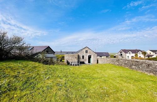 Castlemartin Cottage | The Barn and Chaffhouse, Rural, Pet Friendly Traditional Welsh Barn Conversion