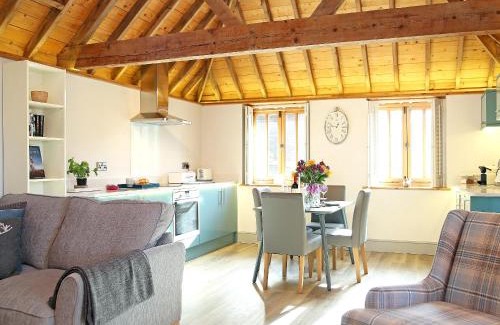 Pulborough House | The Barn At Banks Cottage