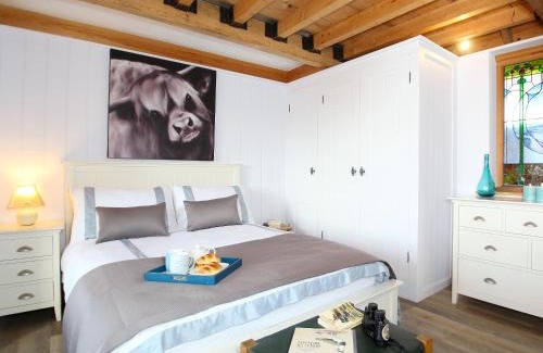 Pulborough House | The Barn At Banks Cottage