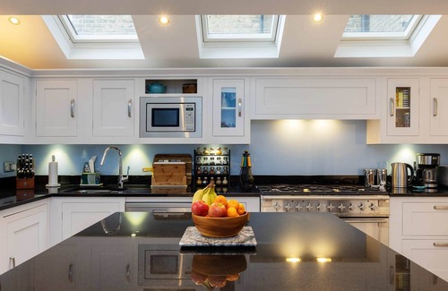 Mortlake House | The Barnes Family Haven, by Veeve