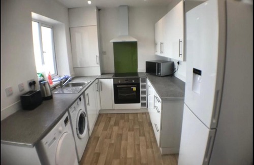 Plymouth House | The Bay En-suite Room