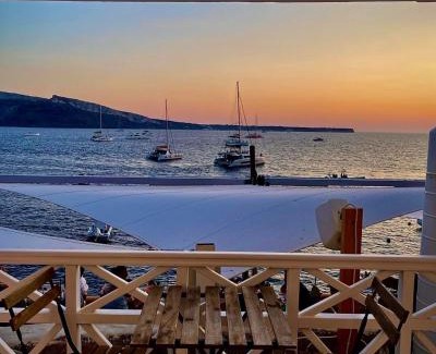 Amoudi Bay House | The Bay - Loft apartment Sea & Sunset View