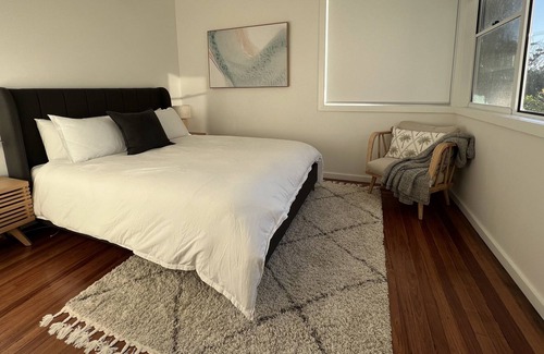 Bateau Bay House | THE BAY - Private couples escape opposite the beach with ocean views and a pool