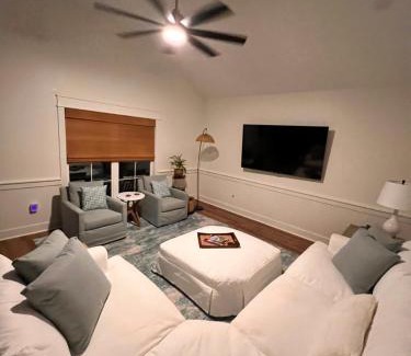 Shoreline Park House | The Bay Stay