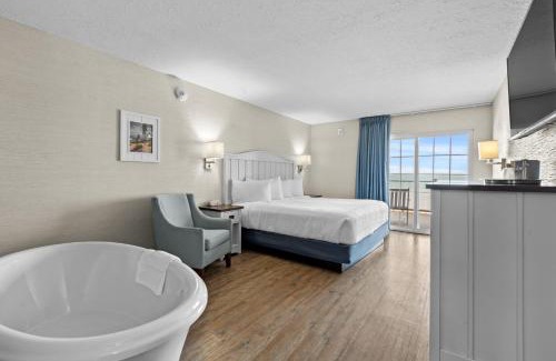 Traverse City Hotel | The Baywatch Resort