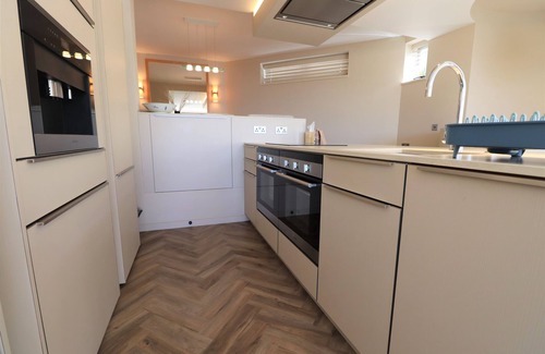 Ventnor Cottage | The Beach House - a house that sleeps 6 guests in 3 bedrooms