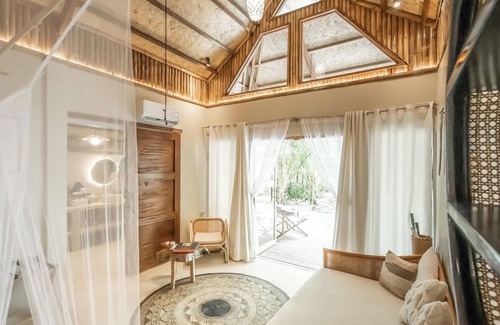 Busuanga Hotel | The Beach House Ocam Ocam