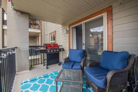 East Kootenay Apartment | The Beach House Pool Access 5 Min Walk to Lake Sleeps 8