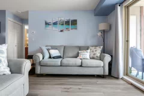 East Kootenay Apartment | The Beach House Pool Access 5 Min Walk to Lake Sleeps 8