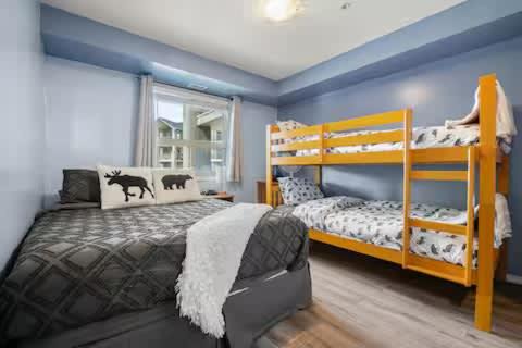 East Kootenay Apartment | The Beach House Pool Access 5 Min Walk to Lake Sleeps 8