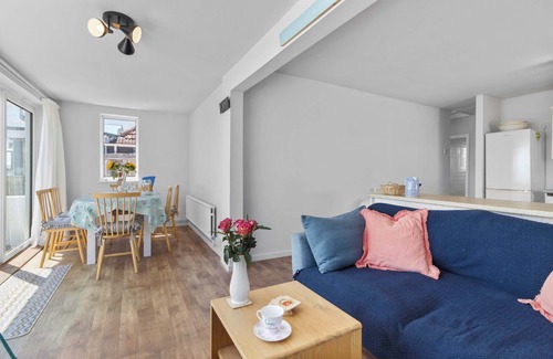 Pevensey House | The Beach House Summa
