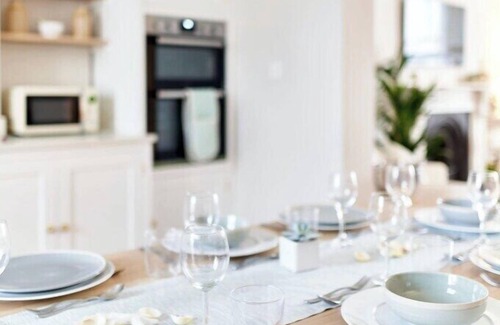 Bournemouth City Centre House | The Beach House Sleeps (20 & 4 mins to the beach)