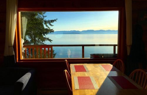 Gillies Bay House | The Beach House Texada - Oceanfront Cabin