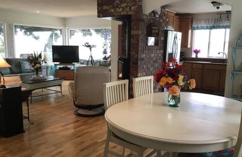 Oak Harbor House | The Beach House