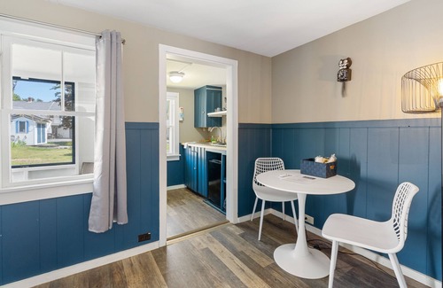 Ogunquit - Wells Hotel | The Beaches Guest Rooms and Cottages