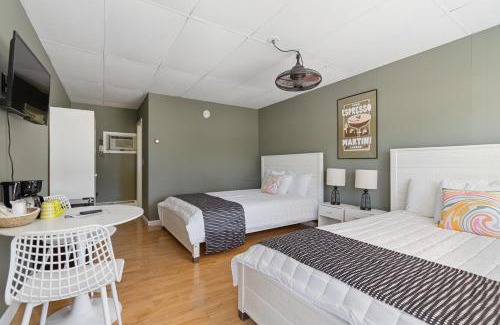 Ogunquit - Wells Hotel | The Beaches Guestrooms and Cottages