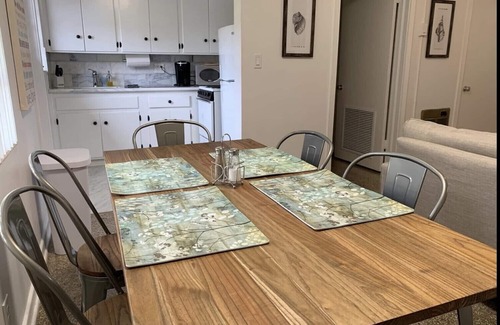 Mango Groves Apartment | The Beachside Inn.(1.5 miles 🏖 beach .3 Lakeworth Golf ⛳️)