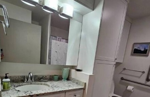 Cushing Resort | The Beahive Resort. Unit #4 Lakefront on lake Alex