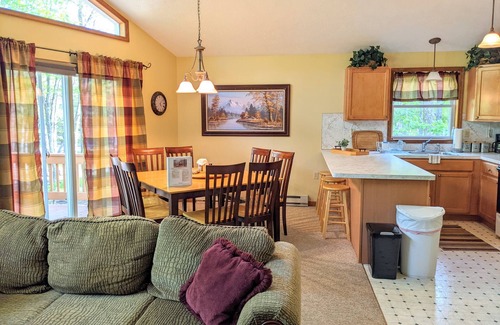Albrightsville Ski Chalet | The Bear Foot Lodge by AvantStay | Game Room, Deck, Beach/Lake Access