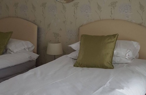 Burwash Hotel | The Bear Inn and Burwash Motel