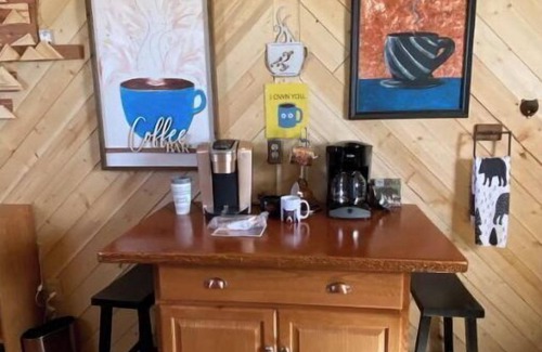 Seneca Cabin | The Bear’s Den. 1 bedroom 1 bathroom. Sleeps 4