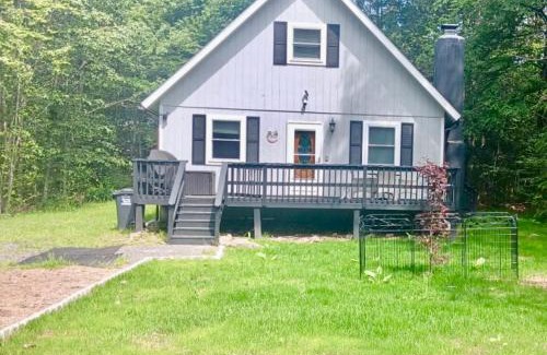 Tobyhanna House | The Beautiful & Cozy Malvec Chalet