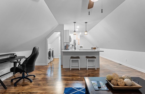 Elkhorn Apartment | The Beautiful Loft at Skyline