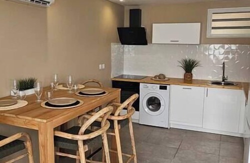 Basse-Terre Apartment | The beige setting: sea view!