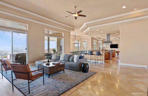 Murrieta House | The Bellevue Estate by Fieldtrip | Infinity Pool with Sweeping Views