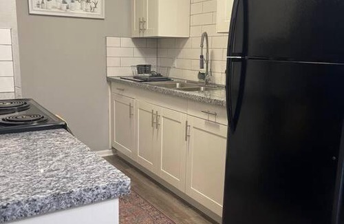 Hamilton Apartment | The Bernice - 2 Bedroom Apt in Quilt Town, USA