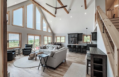 Hanover Ski Chalet | The Best Mountain Views! You can't stop looking at them!