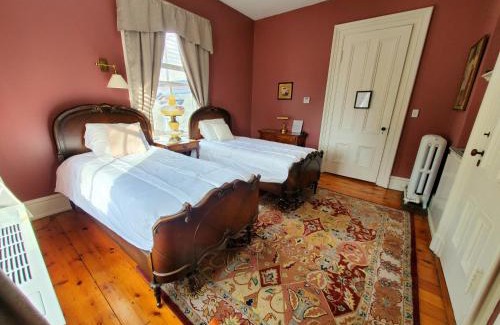 East Hampton Bed & Breakfast | The Bevin House B&B
