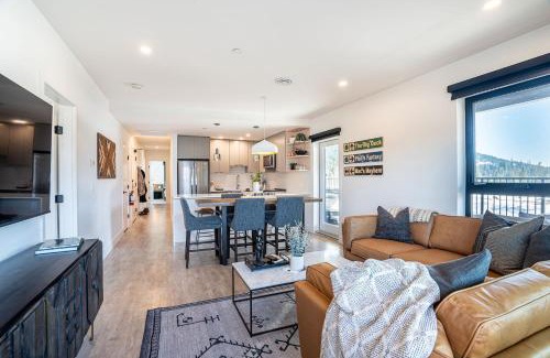 Revelstoke Apartment | The Big Deck by Revelstoke Vacations