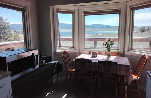 Lake George Cabin | The Bighorn Cabin overlooking Elevenmile Canyon Reservoir from Jacuzzi & Patio!