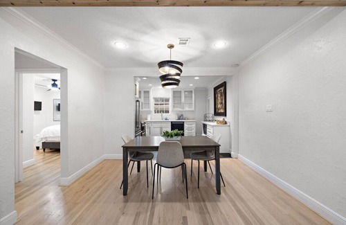 South Central Houston Apartment | The Bishop’s Haven 4