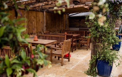 Broadmayne Hotel | The Black Dog Inn