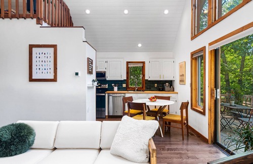 East Stroudsburg Ski Chalet | The Black Forest Chalet: Ski, Hike, Hot Tub