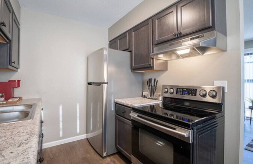 Sunnyland Apartment | THE BLACK STRAT – an iconic, new age apartment