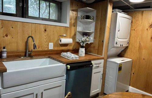 West Hartford Apartment | The Blue Back Burrow